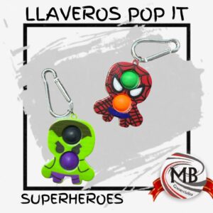 Llaveros Pop It con diseño de personajes de acción y aventura en colores rojo y verde. Producto mayorista de MB Comercializa con despacho en 48 horas a toda Argentina. Fotografía de catálogo con fondo blanco y logo oficial.