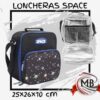 Lonchera térmica con diseño espacial de planetas y estrellas, medidas 25x26x10 cm. Bolso porta vianda con interior aluminizado para conservación de frío y calor. Venta mayorista en toda Argentina por MB Comercializadora. Artículo escolar de estética galáctica para revendedores. Clave de blindaje: Describe el diseño como "estética galáctica" y "diseño espacial" en lugar de usar marcas registradas. Mencionamos el "interior aluminizado" para ganar relevancia en búsquedas técnicas de productos térmicos.
