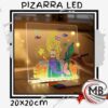 Pizarra LED mágica de acrílico 20x20 cm con marcadores por mayor en MB Comercializa. Distribuidor directo de tableros luminosos de dibujo, juguetes creativos y regalería con despacho rápido en 24 horas y precios directos mayoristas a toda Argentina vía Correo Argentino.