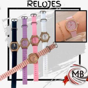 Reloj de pulsera analogo de dama caja dorada oro rosa con bisel de estrás pedrería y malla de silicona de colores regalia venta mayorista MB Comercializa.