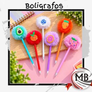Bolígrafos kawaii con pompon de peluche y aplique de frutas palta naranja frutilla zanahoria lapiceras de tinta fina escritura suave útiles escolares librería regalería bazar venta mayorista MB Comercializa.